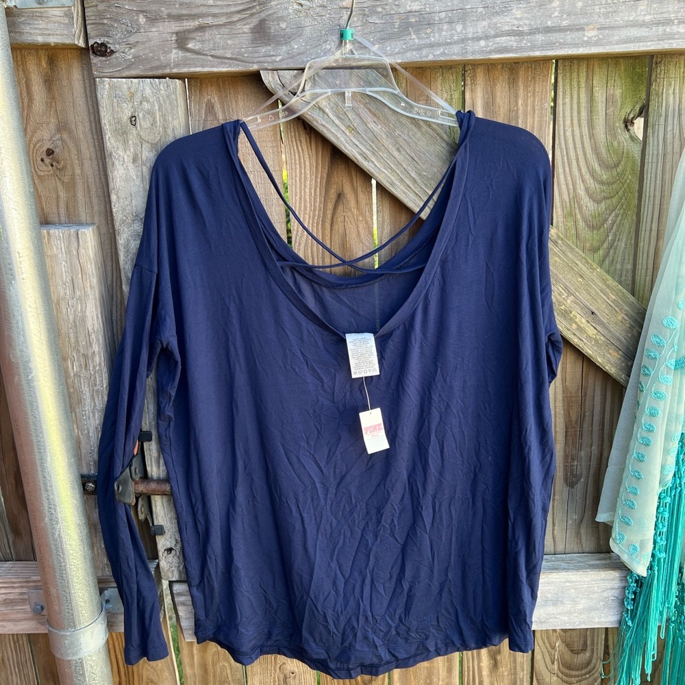 👗Pink long sleeve blue top ( part of 3 for $25 promo)